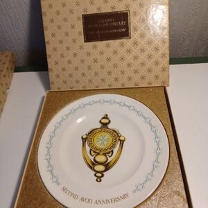 Avon second anniversary plate 1977 the Avon doorknocker boxed